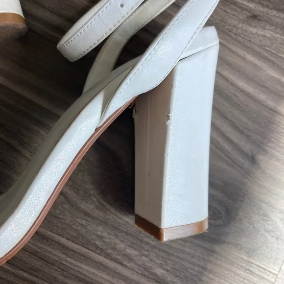 Revolve X RAYE Womens Valerie Block Heel Ankle Strap White Size 8.5