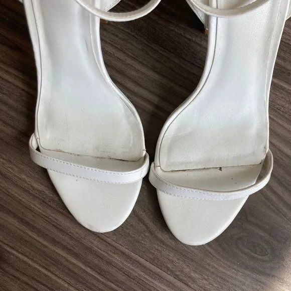 Revolve X RAYE Womens Valerie Block Heel Ankle Strap White Size 8.5