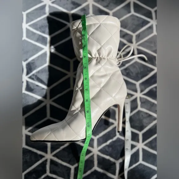 ROBERTO PIRALOFF Quilted Heeled Cream Boots EU Size 36 US Size 6