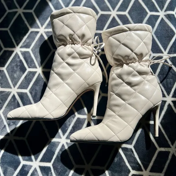 ROBERTO PIRALOFF Quilted Heeled Cream Boots EU Size 36 US Size 6