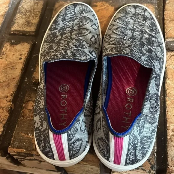 Rothy’s Retired Snakeskin Gray Slip On Loafers Size 8.5