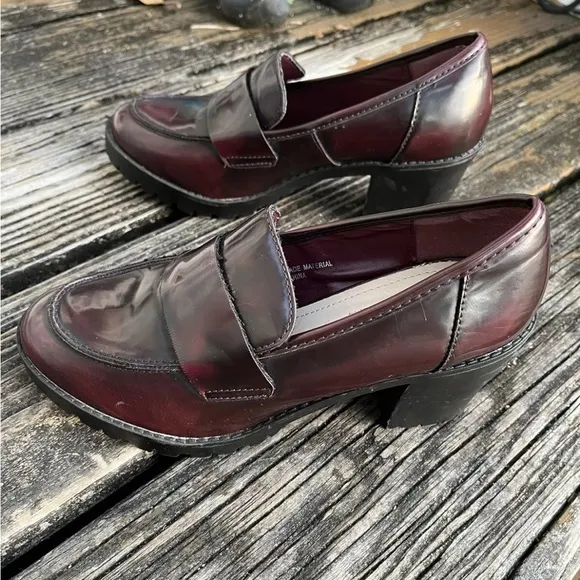 Rouge Helium Chunky Heels Platform Loafers Size 8 EU 38 Burgundy Black Retro