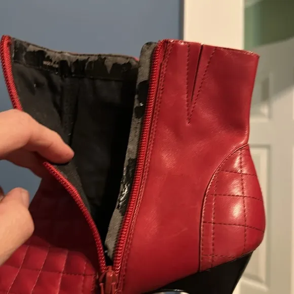RSVP Heeled Boots red leather, quilted look, size 9.5