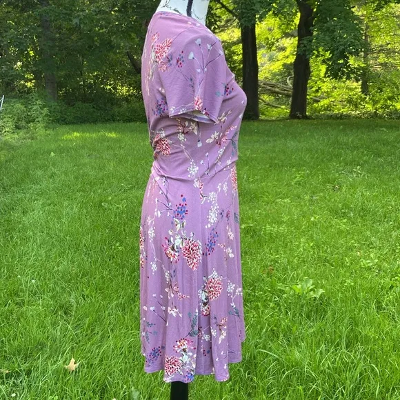 Salaam Clothing Floral Lavender Stretch Jersey Wrap Dress Women's Size M