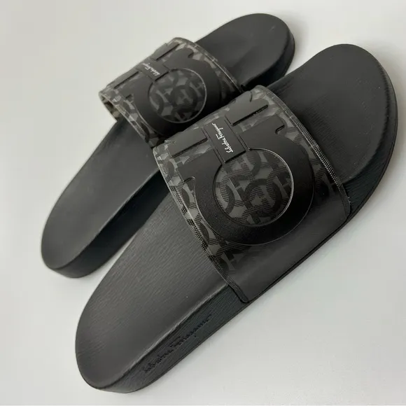 Salvatore Ferragamo Groove Pool Logo Slides Black Men’s 8 $250