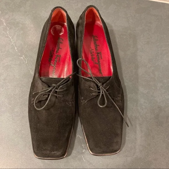 Salvatore Ferragamo sz 7.5 black suede laceup loafers