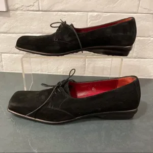 Salvatore Ferragamo sz 7.5 black suede laceup loafers
