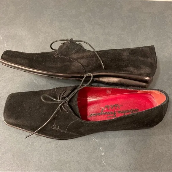 Salvatore Ferragamo sz 7.5 black suede laceup loafers