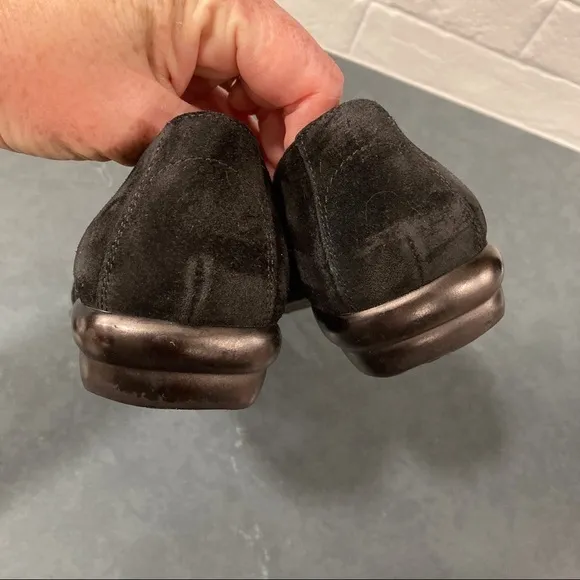 Salvatore Ferragamo sz 7.5 black suede laceup loafers