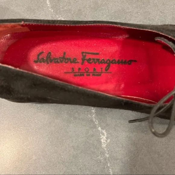 Salvatore Ferragamo sz 7.5 black suede laceup loafers