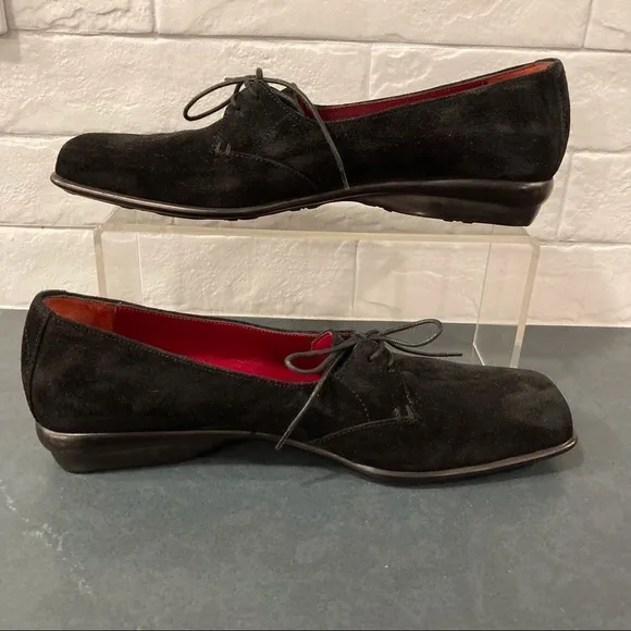Salvatore Ferragamo sz 7.5 black suede laceup loafers