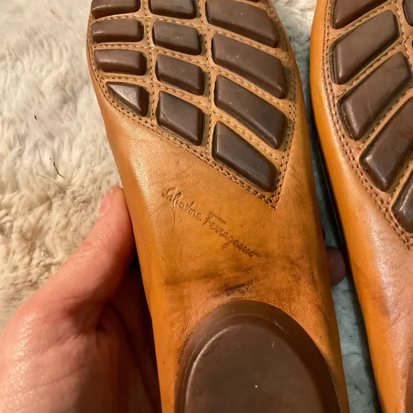 Salvatore Ferragamo Womens Loafers 8 Narrow Made Italy Gold Buckle Tan Comfort