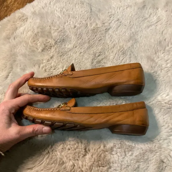 Salvatore Ferragamo Womens Loafers 8 Narrow Made Italy Gold Buckle Tan Comfort