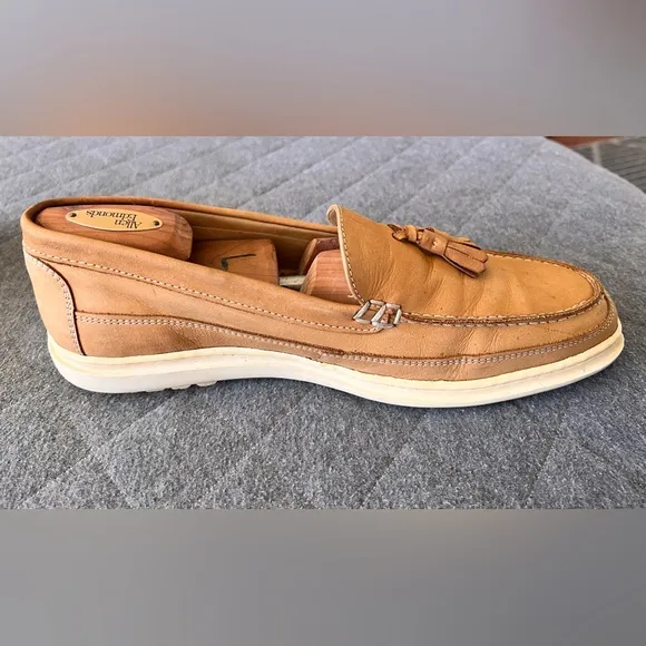 SANDRO MOSCOLONI VINEYARD Sz 10.5 Tan Italian Leather Loafers with Tassels