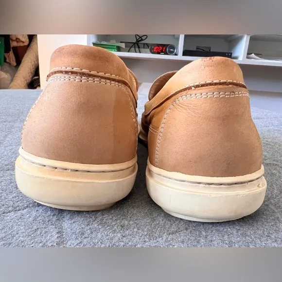 SANDRO MOSCOLONI VINEYARD Sz 10.5 Tan Italian Leather Loafers with Tassels