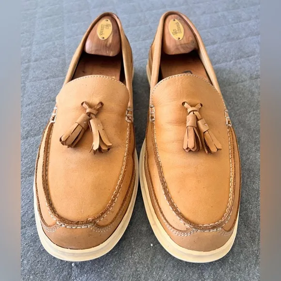 SANDRO MOSCOLONI VINEYARD Sz 10.5 Tan Italian Leather Loafers with Tassels