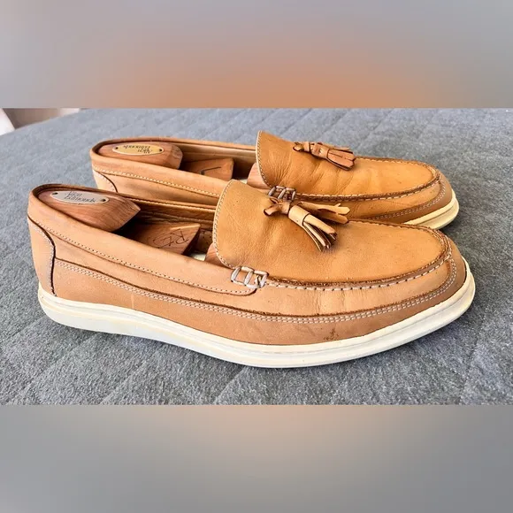 SANDRO MOSCOLONI VINEYARD Sz 10.5 Tan Italian Leather Loafers with Tassels