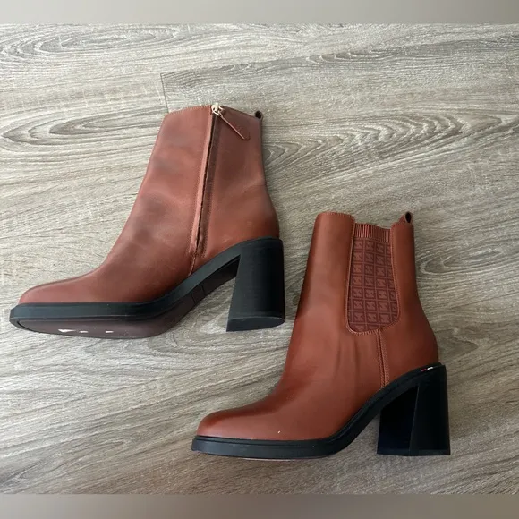 Sarto Franco Sarto  Paula Brown Chelsea Ankle Boots Size 8 New‎