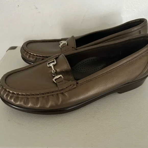 SAS woman’s leather comfort loafers
