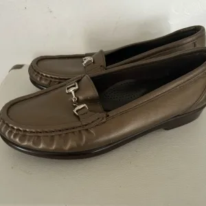 SAS woman’s leather comfort loafers