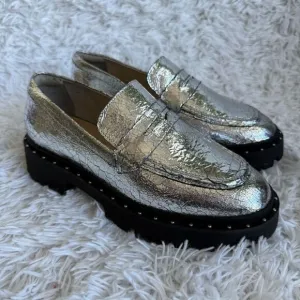SCHUTZ Christie Studs Silver Cracked Leather Lug Sole Loafers Size 7.5