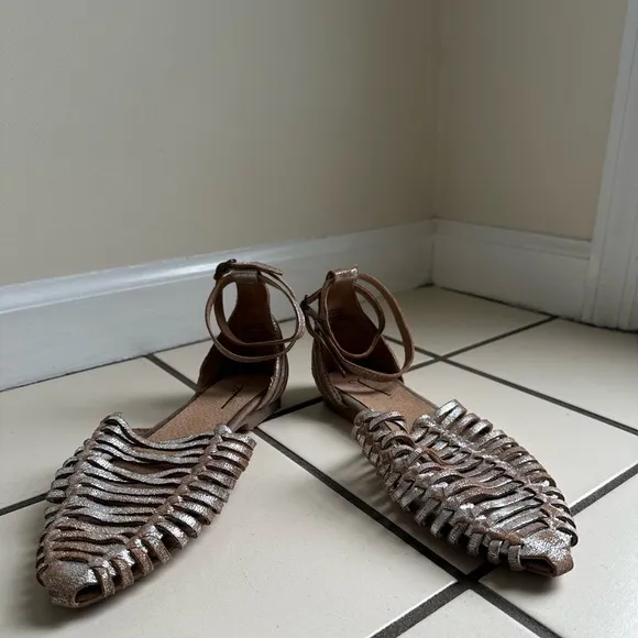 Seychelles Gold Genuine Leather Flats- Size 7- NWOB