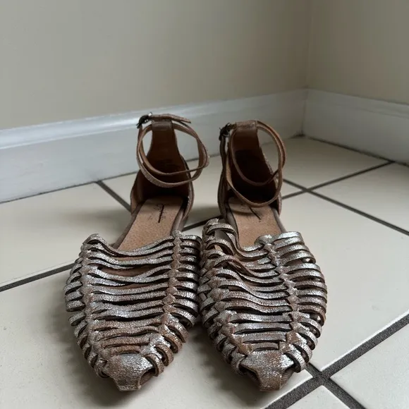 Seychelles Gold Genuine Leather Flats- Size 7- NWOB