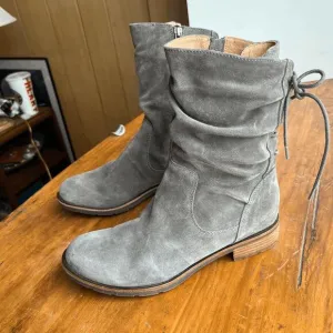 Söfft Sharnell Low Waterproof Suede Boots in Taupe Grey, Women’s 9