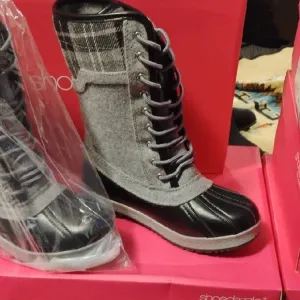 Shoe Dazzle Women's Black and Gray Winter Boots