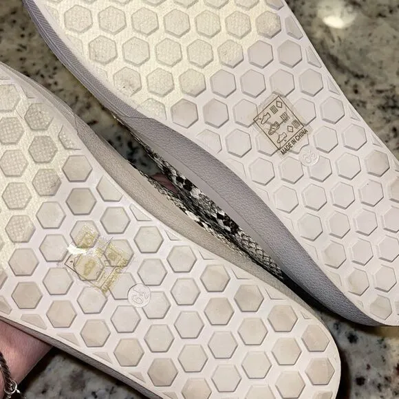 Shu Shop Paulina Sneaker in Natural Snake Size 6.5 NWOB