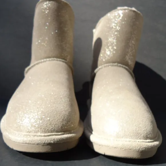 SIZE 5 youth. BEARPAW MIA sheepskin boots