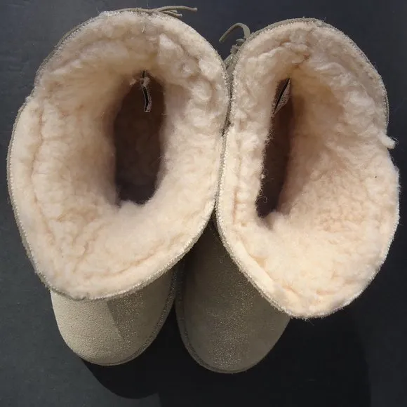 SIZE 5 youth. BEARPAW MIA sheepskin boots