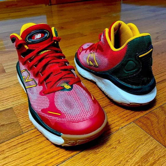 Size 8.5 - New Balance Fresh Foam BB Christmas