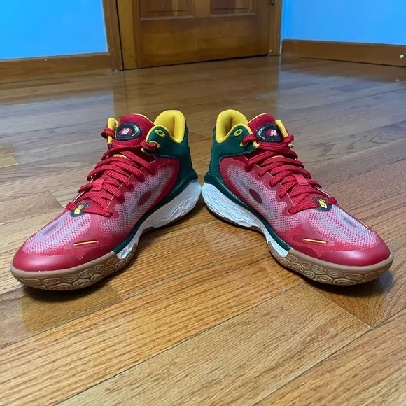 Size 8.5 - New Balance Fresh Foam BB Christmas