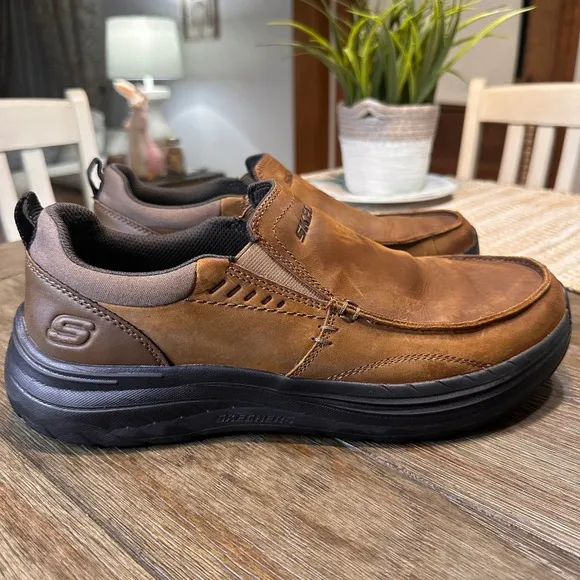 Skechers Slip On Seveno Distressed Brown Leather Slip On Memory Foam Size  10