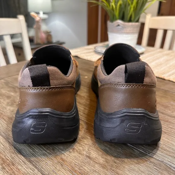 Skechers Slip On Seveno Distressed Brown Leather Slip On Memory Foam Size  10