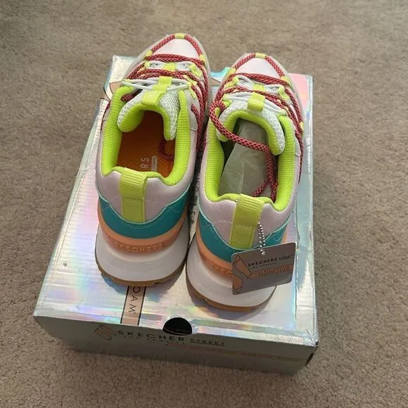 Sketchers Women’s Heydayz 2.0 - Solar Tread Casual Sneakers Size 7