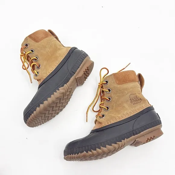 Sorel Cheyanne II lace-up boots Ankle Rain Boots Youth size 1 Tan Brown kids