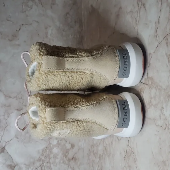 Sorel Explorer Next Joan Tan Winter Boots with Pink Laces Size 6.5