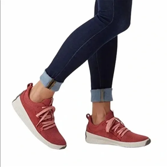 Sorel Out N About Plus Dusty Crimson Lace Up Sneakers Size 9