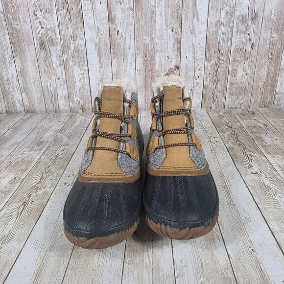 Sorel Out N About Waterproof Winter Duck Boots Wool Sherpa Lined Gray Tan Size 8