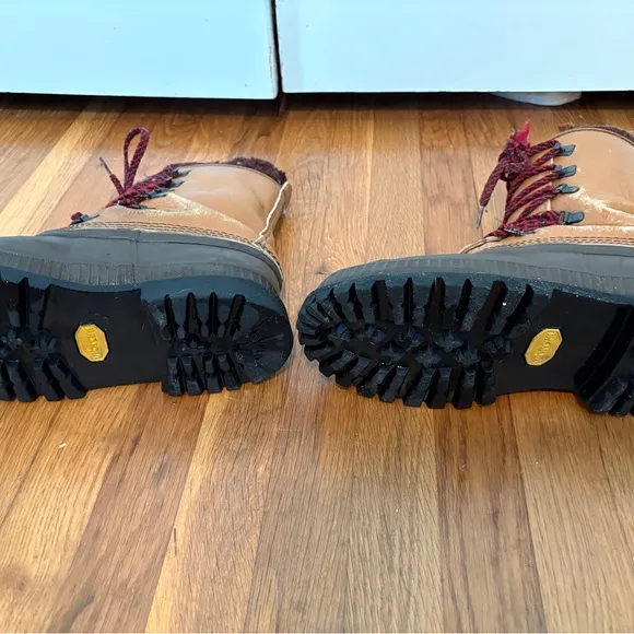 Sorel Pathfinder Men’s Brown and Tan Boots. Size 10.5.