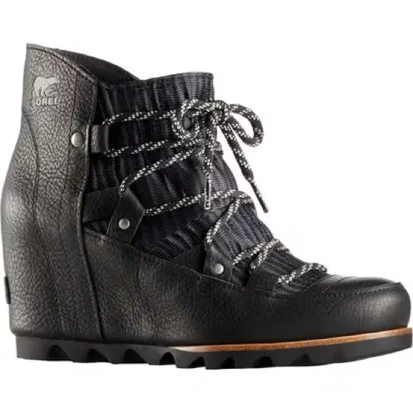 Sorel Sandy Wedge Boot Black size 6.5