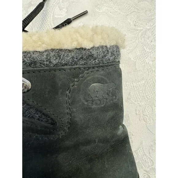 Sorel Size‎ 9 Sneakchic Alpine Holiday Shearling Waterproof Cold Weather Boots