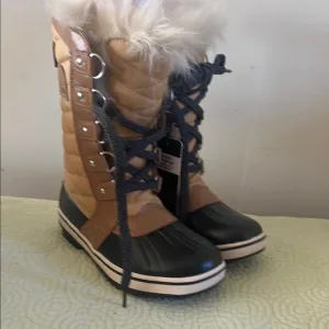 Sorel Tan and Black Lace-Up Boots with Fur Lining