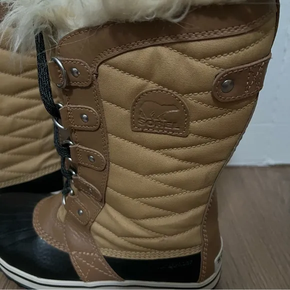 Sorel Tofino II Size 5 Waterproof Winter Snow Boots Faux Fur Tan Black apres
