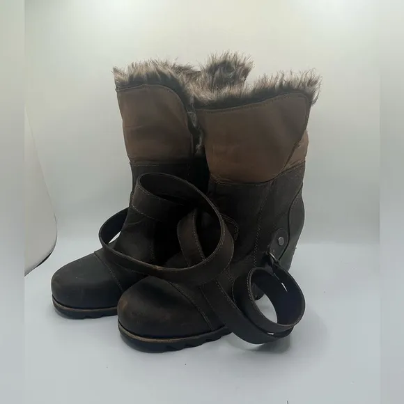 SOREL Women”s Joan of Artic Wedge Heel Ankle Boots Brown Leather Faux Fur Size 8