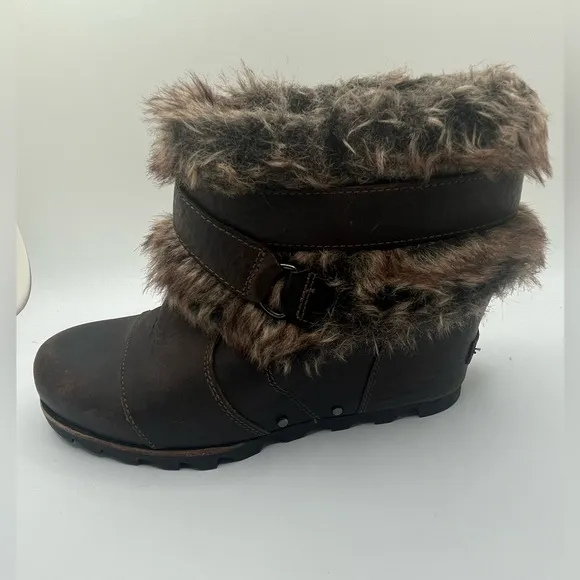SOREL Women”s Joan of Artic Wedge Heel Ankle Boots Brown Leather Faux Fur Size 8