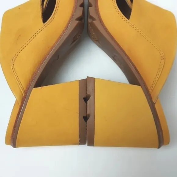 Sorel Women's Nadia Mule Leather Sandal Golden Yellow Size 7.5