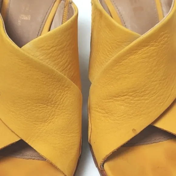 Sorel Women's Nadia Mule Leather Sandal Golden Yellow Size 7.5